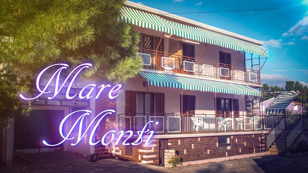Apartments And Rooms Mare-Monti Starigrad Paklenica Extérieur photo