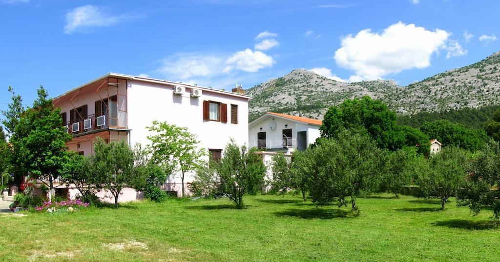 Apartments And Rooms Mare-Monti Starigrad Paklenica Extérieur photo