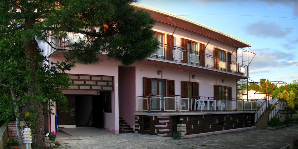 Apartments And Rooms Mare-Monti Starigrad Paklenica Extérieur photo