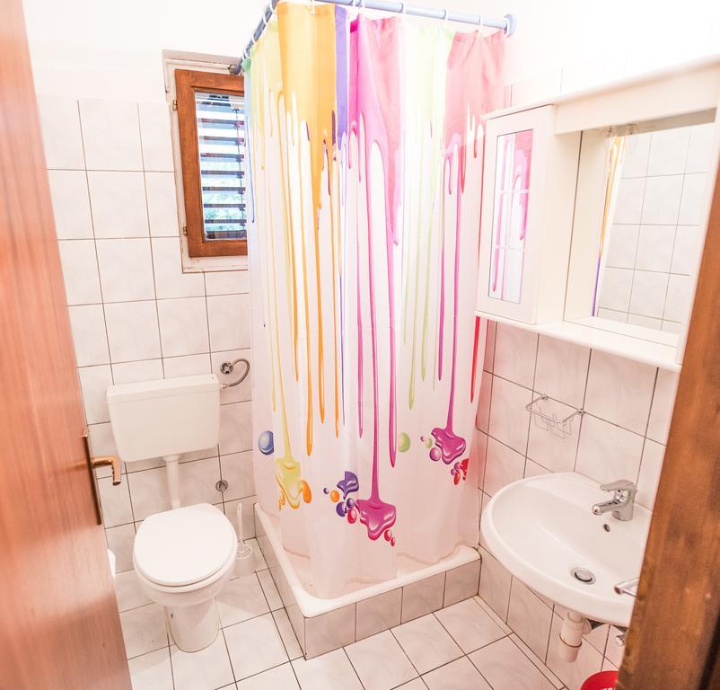 Apartments And Rooms Mare-Monti Starigrad Paklenica Extérieur photo