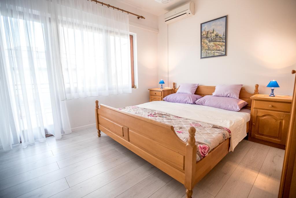 Apartments And Rooms Mare-Monti Starigrad Paklenica Extérieur photo