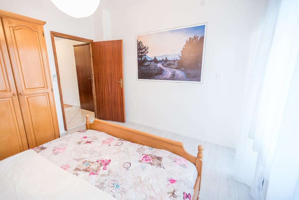 Apartments And Rooms Mare-Monti Starigrad Paklenica Extérieur photo